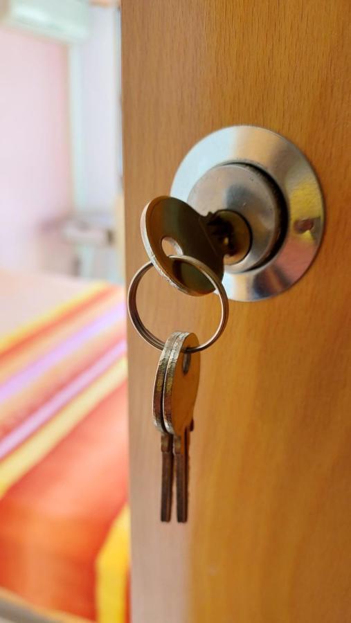 Central Accommodation Аликанте Экстерьер фото